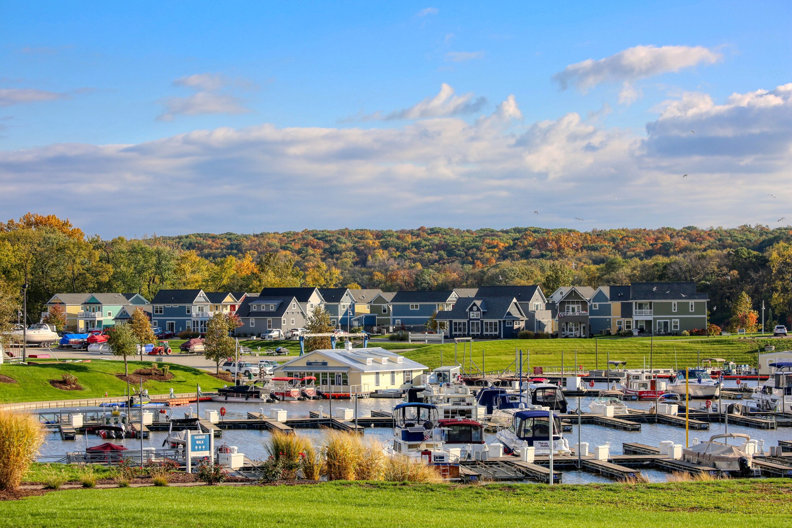 heritage harbor yacht club