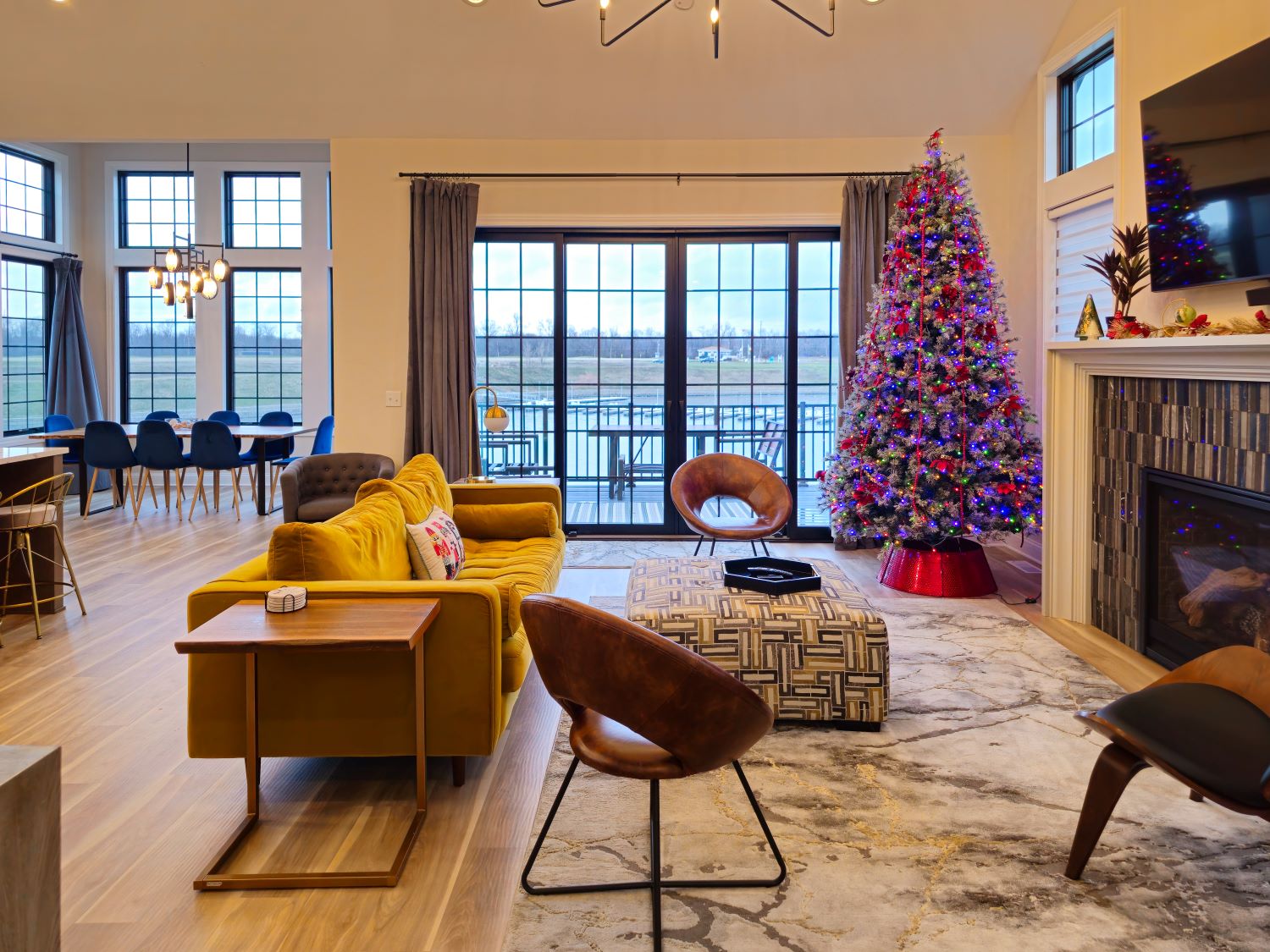 Cozy Winter Getaway: Why Harbor Inn is Perfect for the Season 