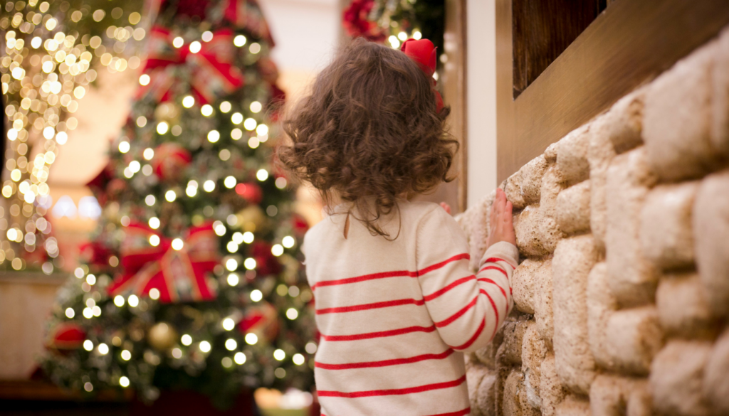 little girl at christmas event in destin