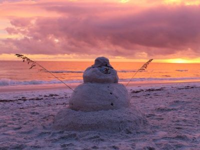 'snowman' made of sand