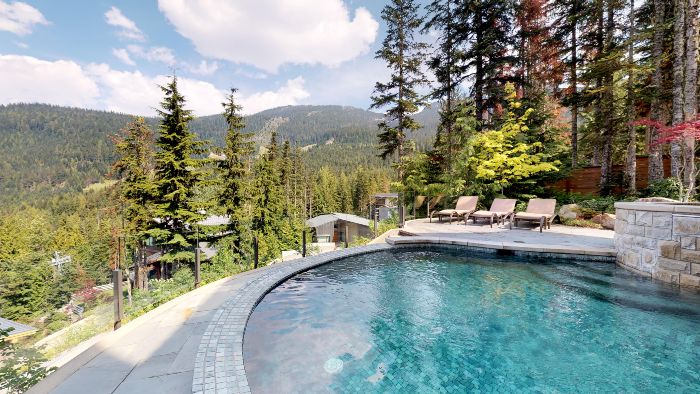 Whistler Luxury Accommodation with pool