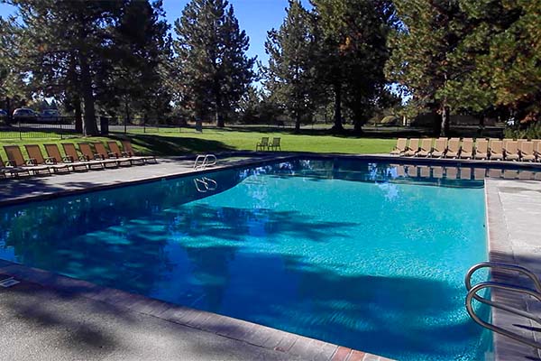 Alpenglow Vacation Rentals with Pool