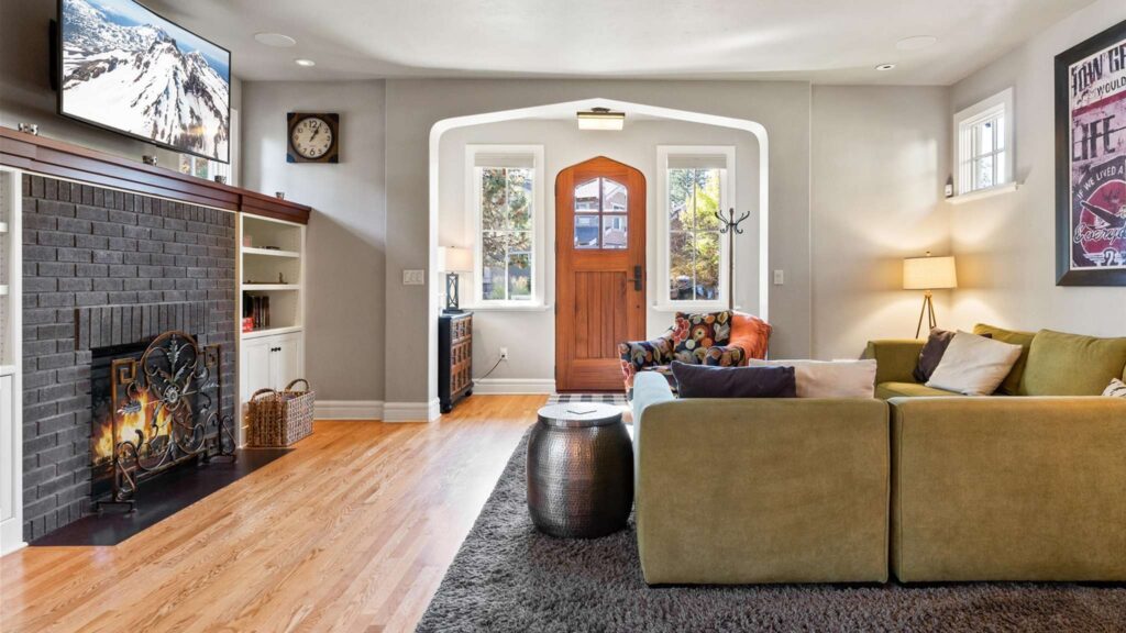 NW Awbrey Living Room