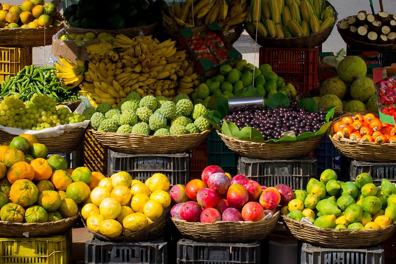 fruit, market, farmer's market, vegetables, fresh, healthy, food, organic, raw, ripe, groceries, produce, market, market, market, market, farmer's market, groceries, groceries, groceries, groceries, groceries-932745.jpg