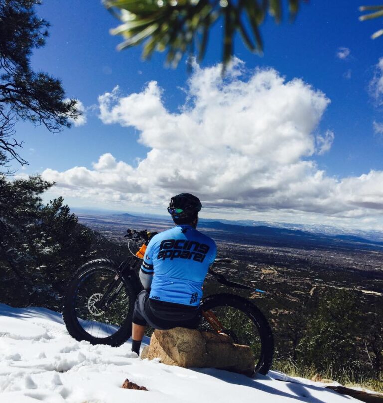 Biking & Bike Rental Casas de Santa Fe