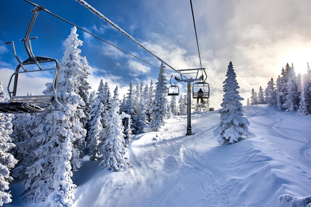 ski santa fe chairlift and lift line