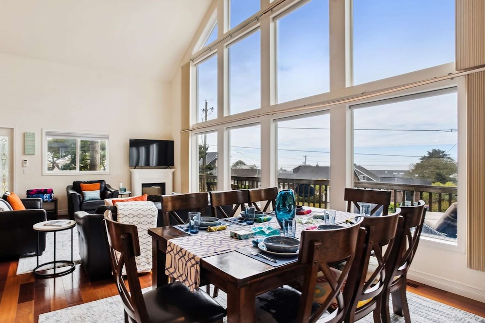 Interior view of Cannon Beach vacation rental