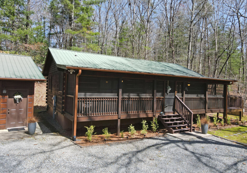 Image of one of our North Georgia cabins for rent
