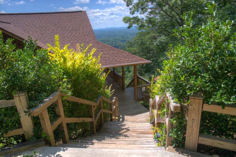 Lookout Pointe from Pinnacle Cabin Rentals in Helen Ga. and the view off Yonah Mountain. 