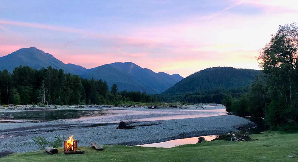 mountains in Washington state at sunset