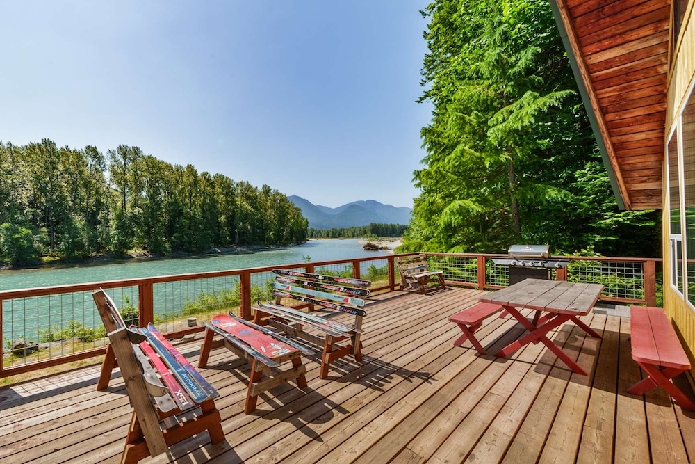 view of the Cowlitz River from a pet-friendly packwood vacation rental 