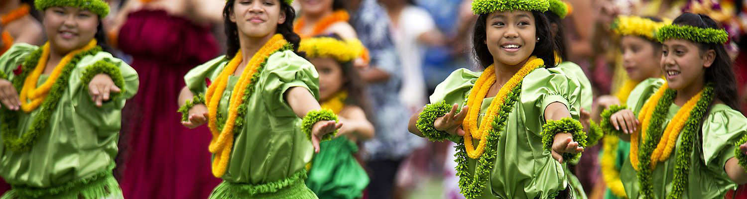 ENTERTAINMENT ON THE ISLAND OF MAUI