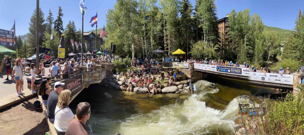 Vail International Condos - Outdoor pool and hot tub