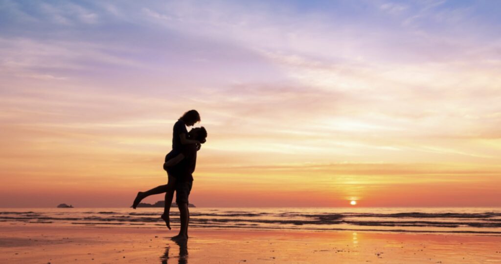 beach couple