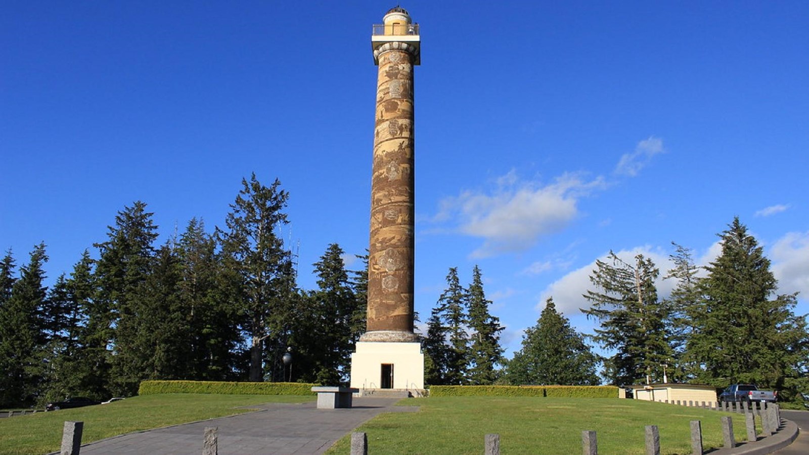 125 foot monument Astoria Column