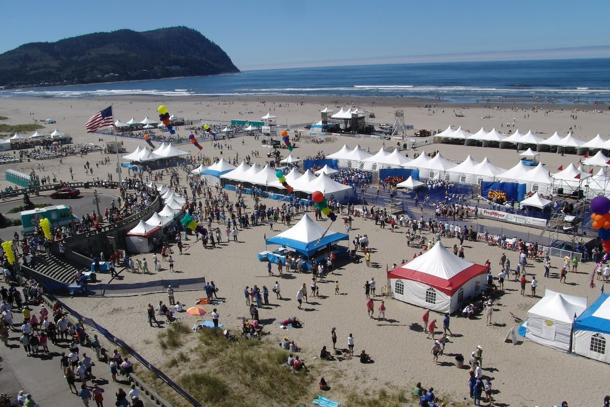 Busy festival on at Seaside Oregon