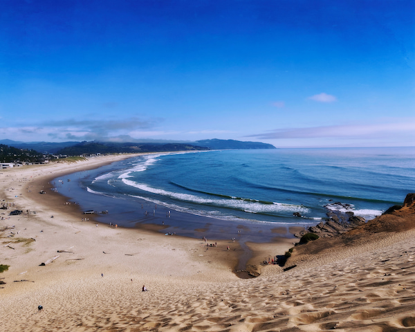 Crashing Waves Beach Wine Set Comes With Insulated Bottle and