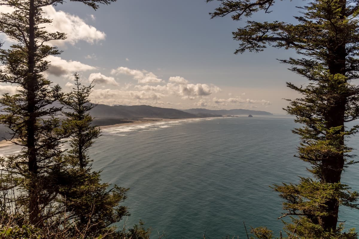 View of the Pacific ocean from the Cape Lookout Trail near Tierra del Mar