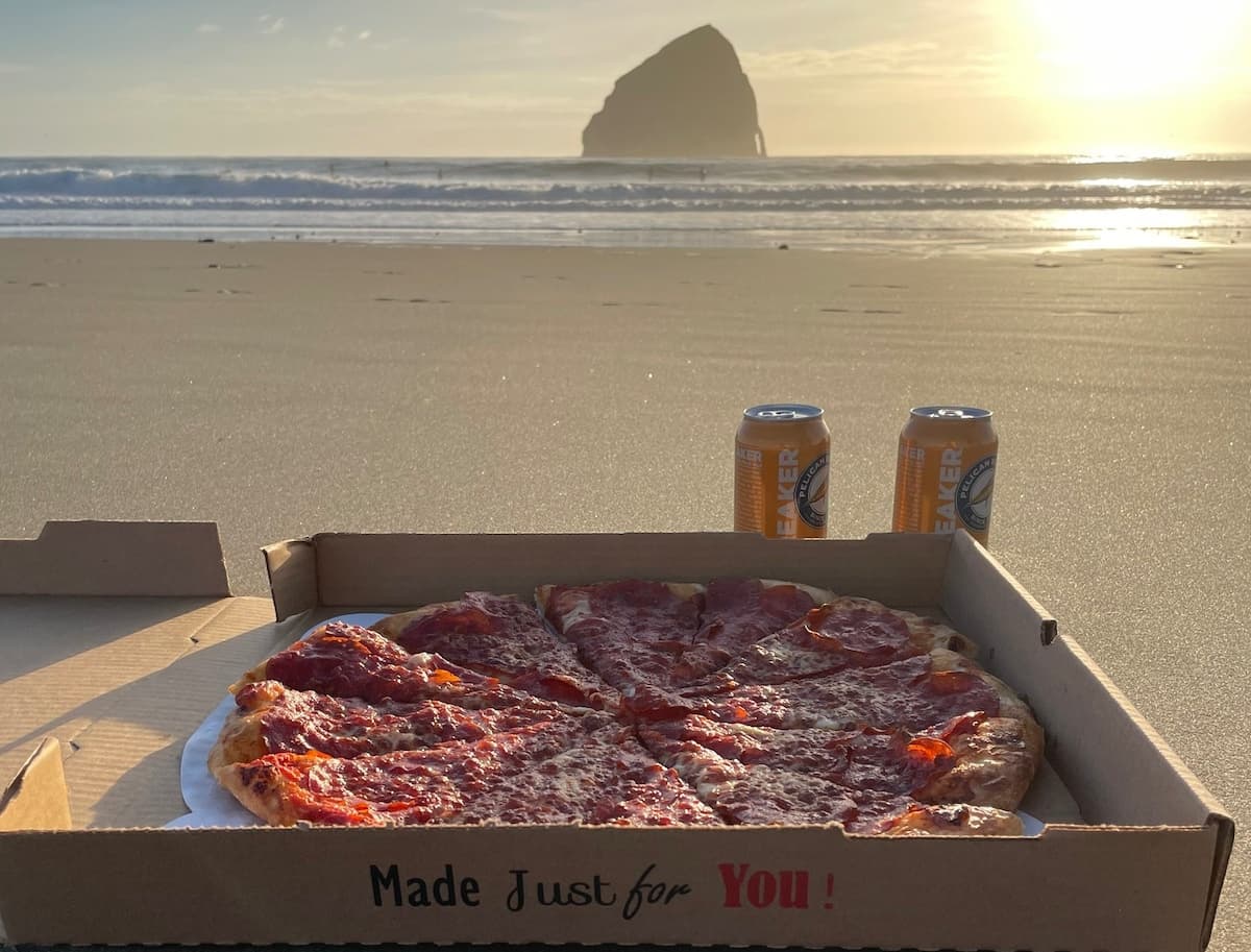 Getting takeaway pizza on a weekend getaway in Pacific City